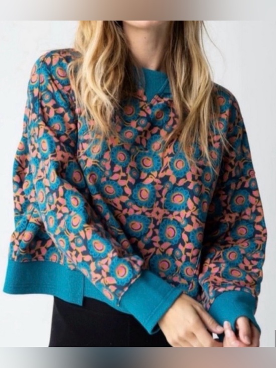 NATURAL LIFE Tops - NATURAL LIFE Teal Floral Pattern Crewneck Sweatshirt